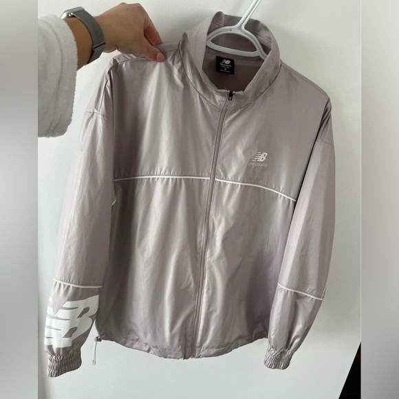 New Balance windbreaker - never worn - Picture 1 of 3